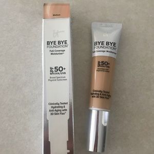 iT cosmetics foundation - Shade Medium